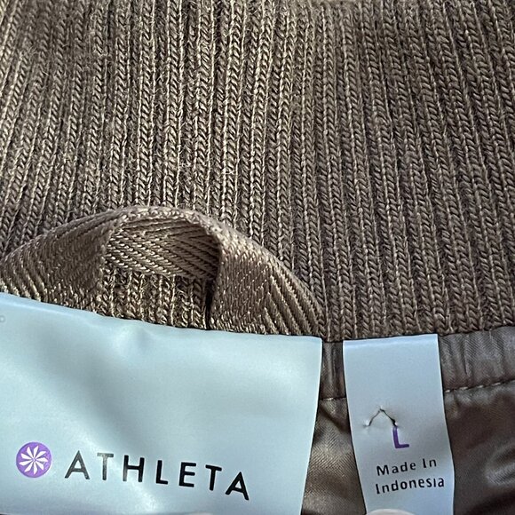 Athleta Olive Green Goose Down Tundra Sherpa Puffer Vest Quilted Women's Large - Picture 9 of 10